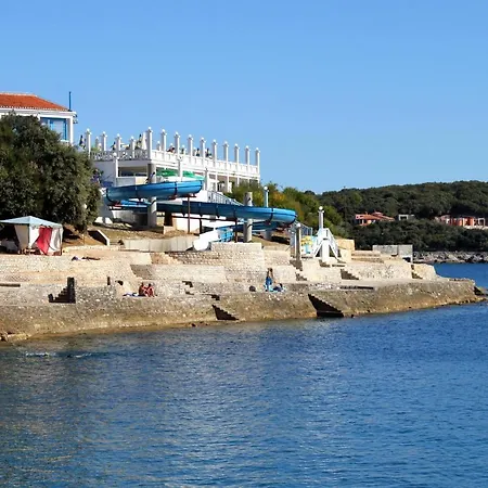 With A Swimming Pool - 13020 Daire Pula