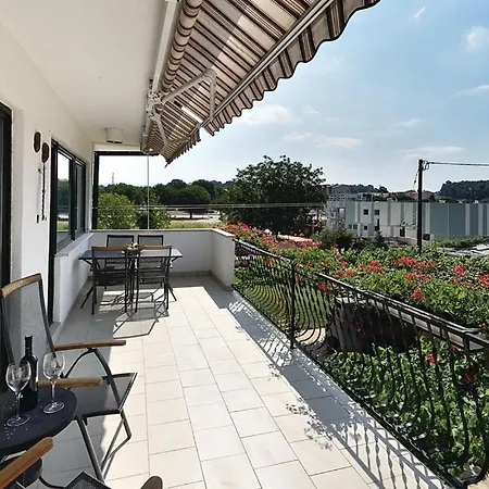 Apartamento With A Swimming Pool - 13020 Pula