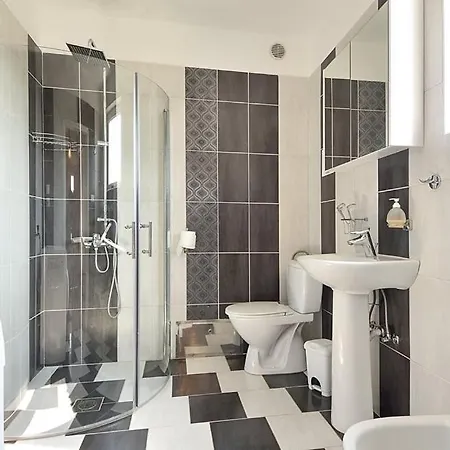 With A Swimming Pool - 13020 * Πούλα