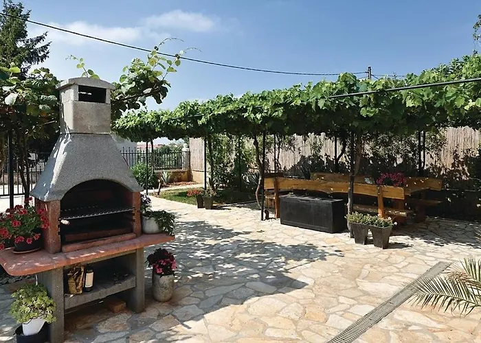 Апартаменти With A Swimming Pool - 13020 Пула