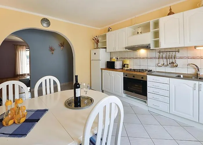 With A Swimming Pool - 13020 Апартаменти *