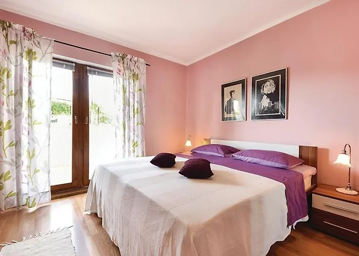 With A Swimming Pool - 13020 Апартаменти *