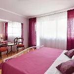 With A Swimming Pool - 13020 Apartment *