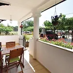 Apartment With A Swimming Pool - 13020