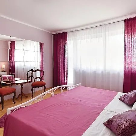 With A Swimming Pool - 13020 Апартаменти *